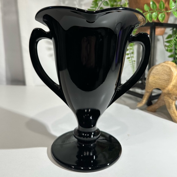 Vintage Large L.E. Smith Double Handle Black Glass Trophy Vase - Picture 3 of 7